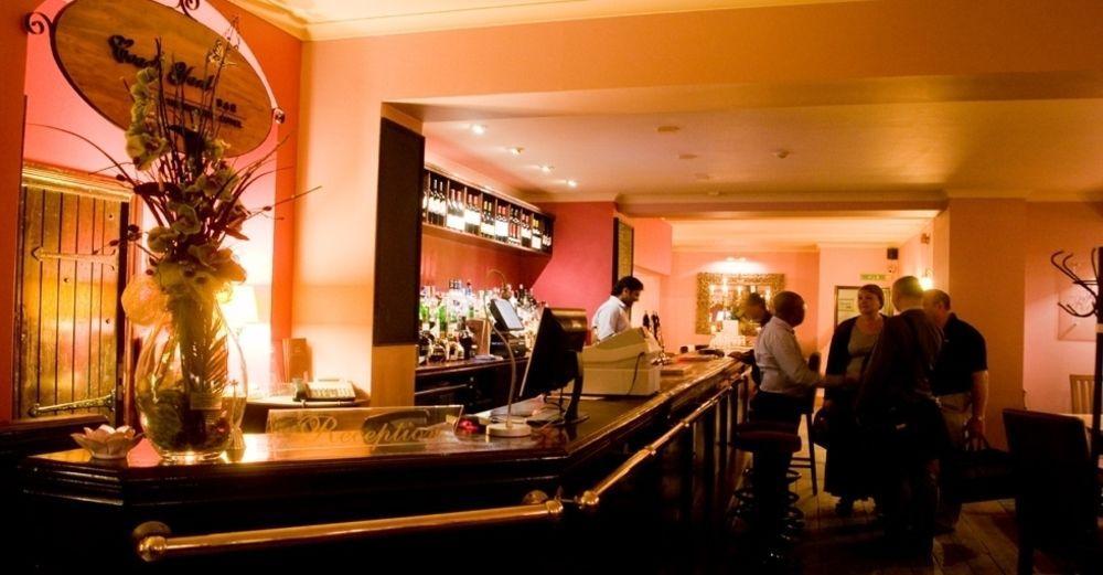 The Imperial Hotel Stroud  Exterior photo