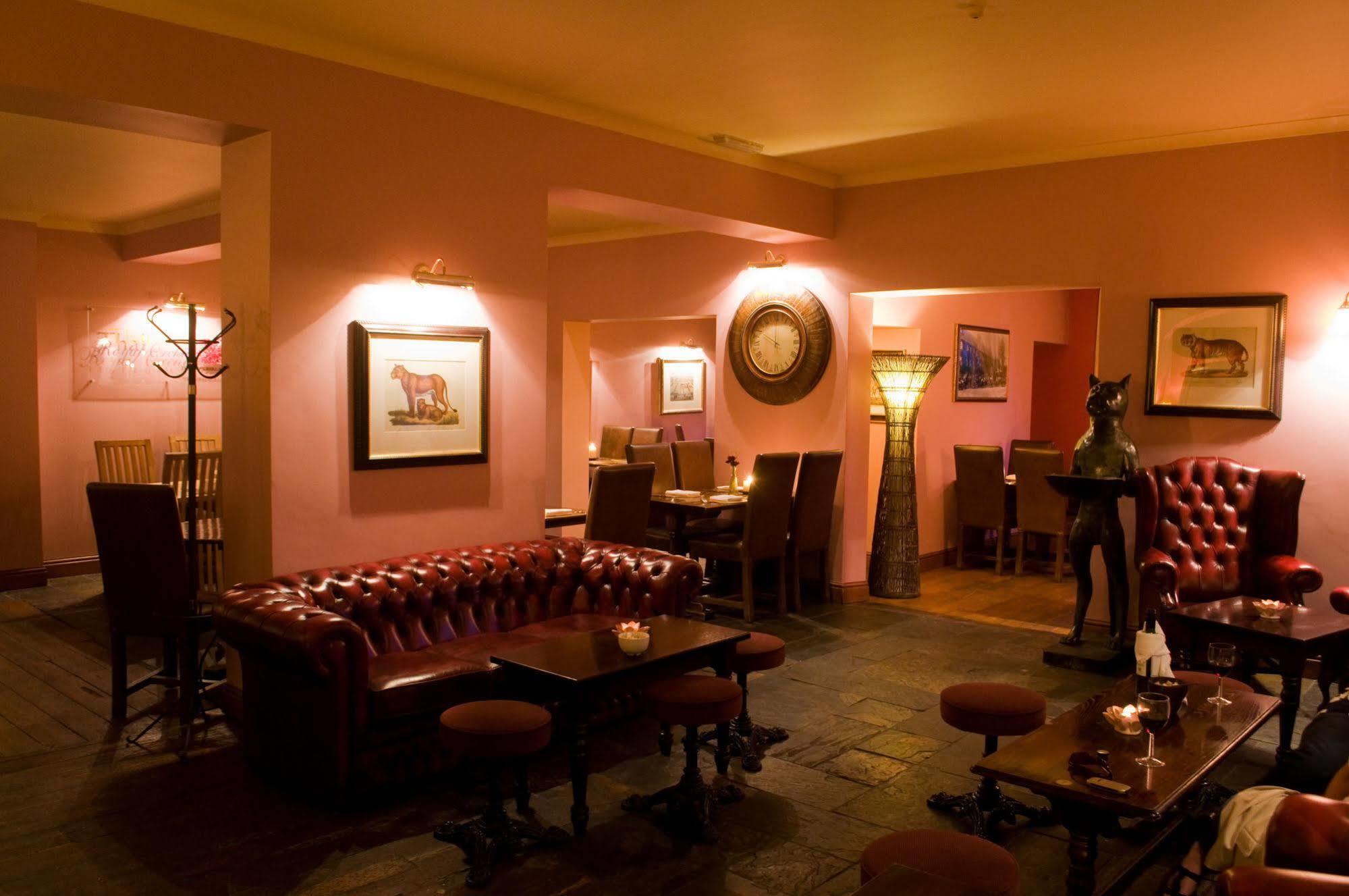 The Imperial Hotel Stroud  Exterior photo